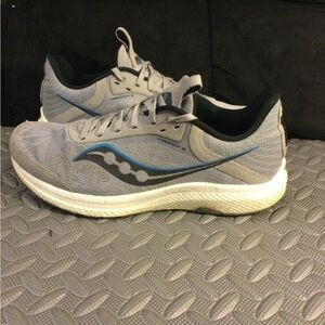 Saucony Men’s Freedom 5 Running Shoe size 9